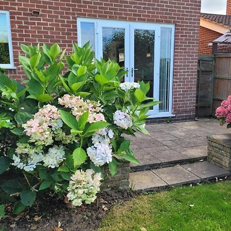 4-Bedroom Home Near Ema, Sleeps 6 Castle Donington Buitenkant foto