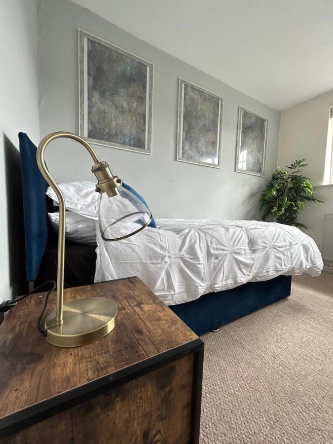 4-Bedroom Home Near Ema, Sleeps 6 Castle Donington Buitenkant foto