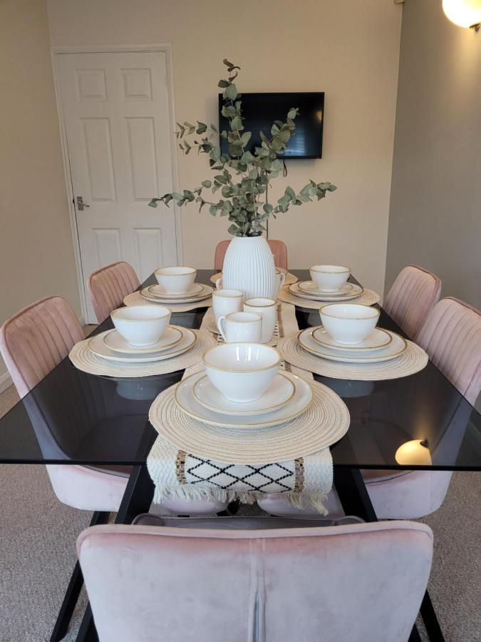 4-Bedroom Home Near Ema, Sleeps 6 Castle Donington Buitenkant foto