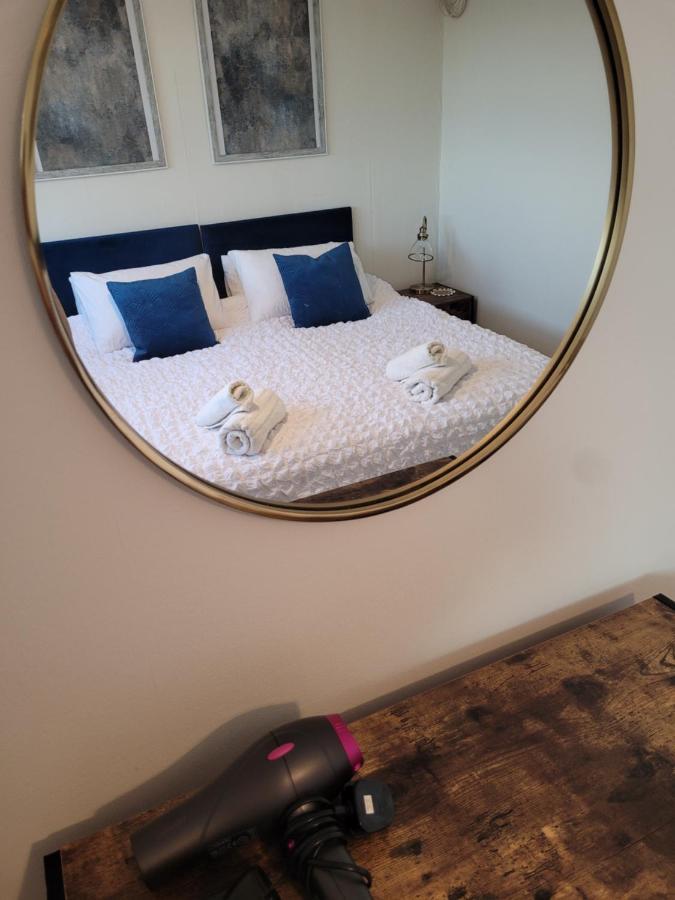 4-Bedroom Home Near Ema, Sleeps 6 Castle Donington Buitenkant foto