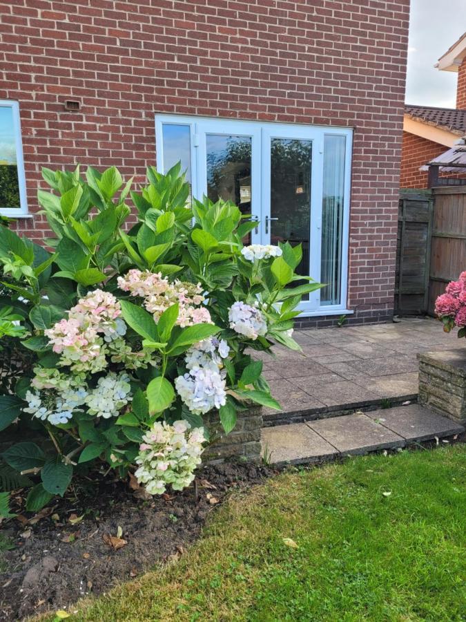 4-Bedroom Home Near Ema, Sleeps 6 Castle Donington Buitenkant foto